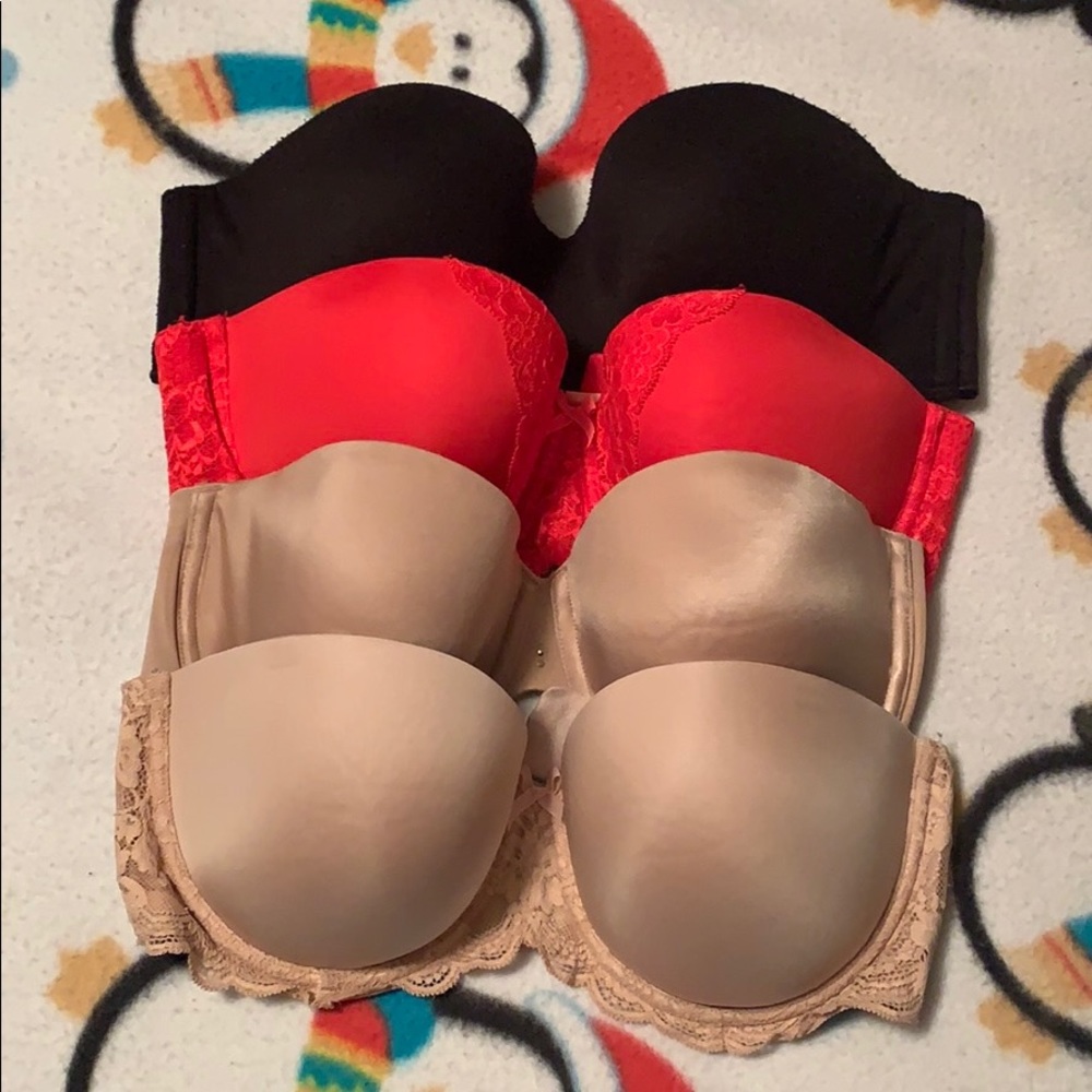 4 strapless Victoria’s Secret bras